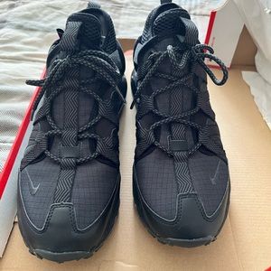 Used Nike Air Max 270 Bowfin Black Mens size 9.5